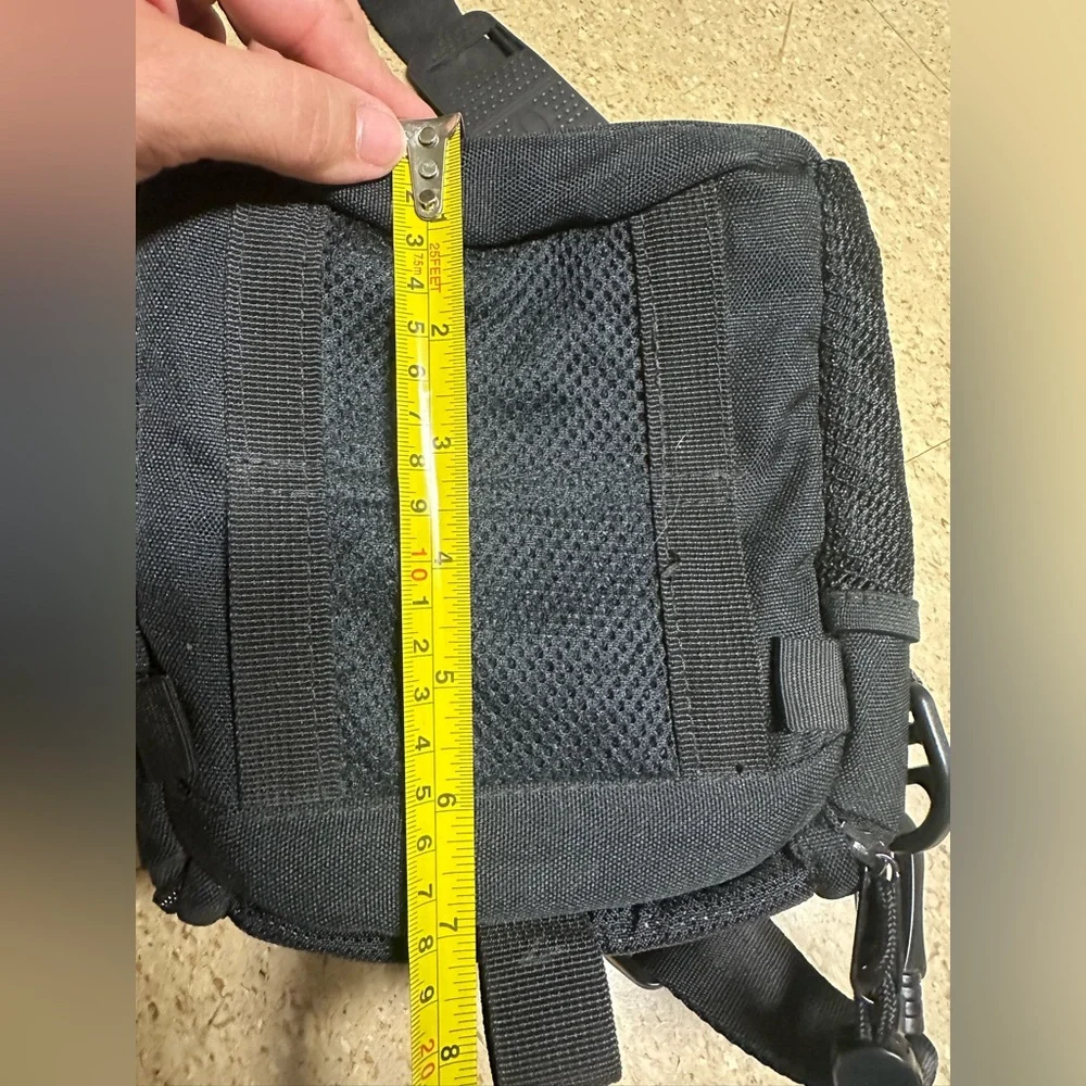 RARE Domke Bug Bag - 10 Black Compact Small Shoulder Camera Bag‎ EUC